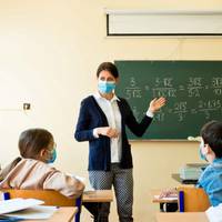 Вчителів щомісяця перевірятимуть на коронавірус