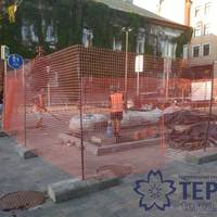 У центрі Тернополя готують місце для встановлення бронзового макету міської ратуші