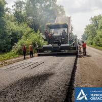 На Тернопіллі активно ремонтують найдовшу транспортну артерію області (фото)