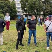 Фіскал, якого у Тернополі затримали при отриманні хабара, робив дружині дуже дорогі подарунки