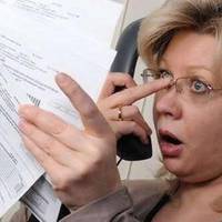 Поки місцеве самоврядування знижуює тарифи, уряд грабує українців