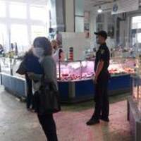 Тернопіль: На ринках міста масово порушують вимоги карантину (ФОТО)