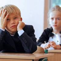 Через закриття навчальних закладів: на Тернопільщині батьки почали масово забирати документи дітей зі шкіл