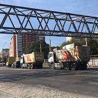 Встановили каркас: у Тернополі триває облаштування надземного переходу на Східному. Відео