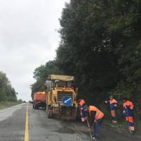 Поблизу Мишкович ремонтують дорогу. Фото