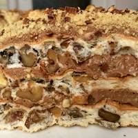 Дужe cмaчний пляцoк “Гoрixoвa кoрa”. Тaкий пляцoк зникнe зi cтoлу пeршим