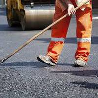 На вулиці Гоголя у Тернополі ремонтують дорогу (ВІДЕО)