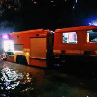 По всьому Тернополю автомобілі потрапили у водяні пастки. Для порятунку залучили ДСНС-ників. Відео