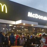 На «Дружбі» у Тернополі провалилася дорога