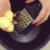 Якщо ви маєте 2 яйця і 3 картоплі, приготуйте цю смачну страву: змінюючи начинку, готуй хоч щодня