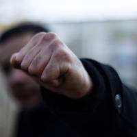 У Тернополі троє невідомих серед білого дня побили та пограбували жителя села Біла