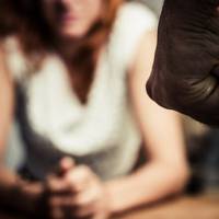 На Тернопільщині чоловік побив дружину: жінка в реанімації