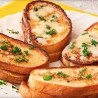 Неймовірно смачні сирні грінки «П’ятихвилинки». Відмінний сніданок на швидку руку.