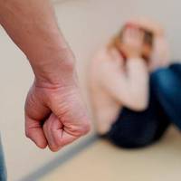 На Тернопільщині жінка просила втихомирити чоловіка, який постійно ображає її та дитину