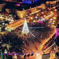 Чи потрібні новорічні святкування під час пандемії у Тернополі чи ні? Просять пролосувати