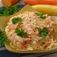 Салат, який раніше готували і на святковий стіл, а зараз чомусь про нього забули. А він дуже смачний!