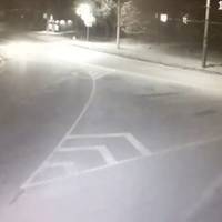 У Тернополі водій на швидкості протаранив огорожу та втік з місця ДТП (Відео)