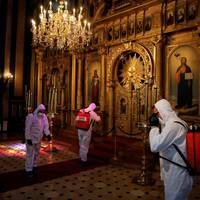 Напередодні свят у храмах країни обмежуватимуть кількість людей