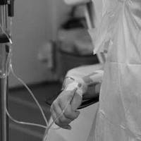 Хворий на коронавірус чоловік помер під дверима лікарні