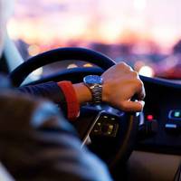 “Пристібатися в таксі та носити світловідбивні елементи”: набули чинності зміни до правил дорожнього руху