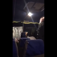 Тягали одна-одну за волосся і матюкалися: В автобусі жінки побилися через медичну маску. Відео 16+