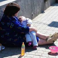 У Тернополі жебрачка втекла від поліції, покинувши півторарічну дитину