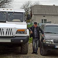 Мешканець Збаража створив п'ятитонний позашляховик. ВІДЕО