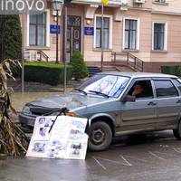 У Тернополі фермер зустрів Новий рік під прокуратурою. Відео
