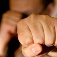 На залізничному вокзалі в Тернополі молодика побили невідомі