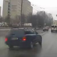 У Тернополі п’яний водій за хвилину наробив біди собі і людям (Відео)