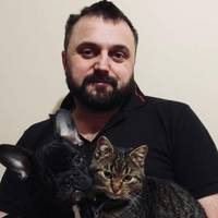 Міський голова з Тернопільщини взяв додому тварин з вулиці (фото)