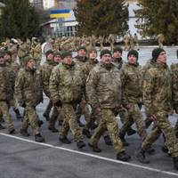 Тернопіль зустрів військовослужбовців, які повернулися зі Сходу (ВІДЕО)