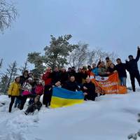 Тернополяни зійшли на найвищу гору і заспівали гімн України (фото, відео)