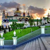 Почаївську лавру пропонують передати ПЦУ