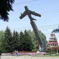 У Тернополі почали обговорення демонтажу літака, що на проспекті Степана Бандери