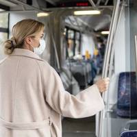 Заборонили проведення масових заходів та роботу дитячих розважальних закладів: у Тернополі посилили карантин (відео)