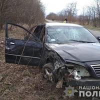 На Тернопільщині водій з’їхав у кювет та врізався у дерево (Фото)
