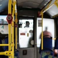 У Тернополі водій тролейбуса виштовхнув на вулицю пасажира: юнак в лікарні