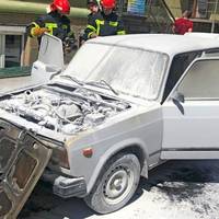 У центрі Тернополя загорівся автомобіль