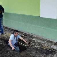 Сенсаційна знахідка: під церквою на Тернопільщині виявили людські кістки (фото)