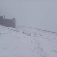 Українські Карпати цього року зустрічають літо снігопадами (ФОТО)
