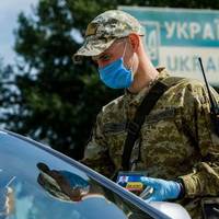 Україна заборонила в'їзд без тесту на COVID-19 прибулим з 4 країн