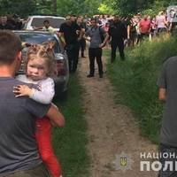 Після понад 12 годин розшуку 2-річну дівчинку з Тернопільщини знайшли: де вона була?