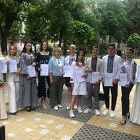 Тернопільські випускники отримають грошові винагороди за найкращі українські костюми