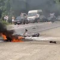 Жахлива ДТП в Озерній: посеред дороги горить тіло водія (ФОТО, ВІДЕО 18+)