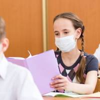Деякі класи залишаться в школі за найгіршого сценарію: у МОН є три варіанти нового навчального року з коронавірусом