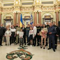 “Герой-рятувальник року”: тернопільські лікарі отримали нагороди за порятунок потонулої в аквапарку дівчинки (Відео)