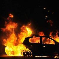У Тернополі рятувальники гасили палаючий автомобіль