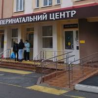Новонароджену дитину, яку знайшли в закинутій будівлі, перевели з реанімації