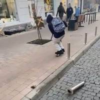 Розвага заради TikTok закінчилась штрафом для батьків: у Тернополі розшукали підлітка-вандала
